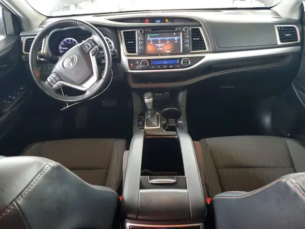 5TDZZRFH7KS326912 2019 TOYOTA HIGHLANDER - Image 8