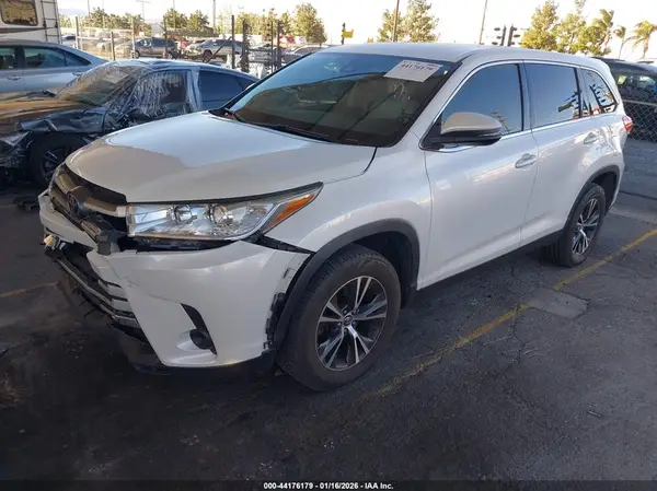 5TDZZRFH7KS339272 2019 TOYOTA HIGHLANDER - Image 2