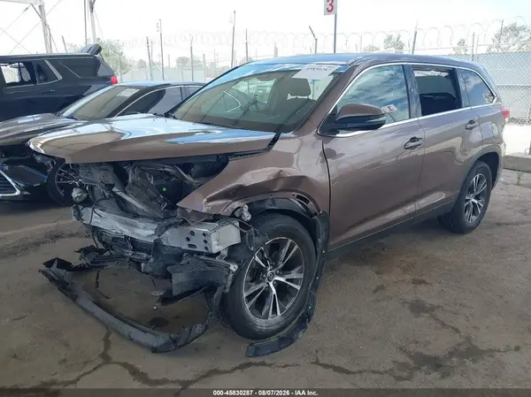 5TDZZRFH7KS347839 2019 TOYOTA HIGHLANDER - Image 2