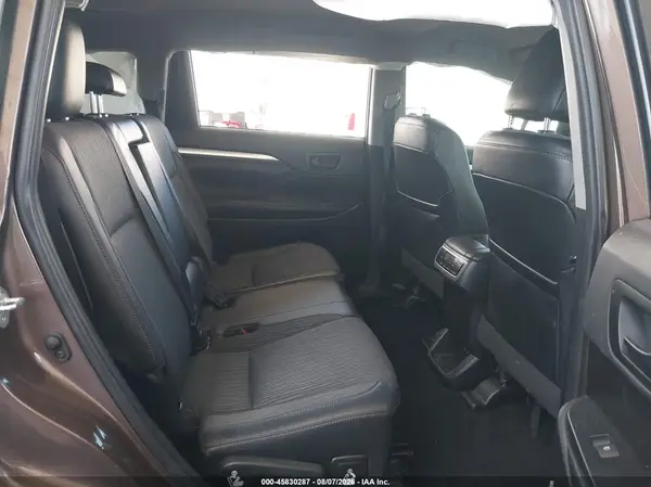 5TDZZRFH7KS347839 2019 TOYOTA HIGHLANDER - Image 8