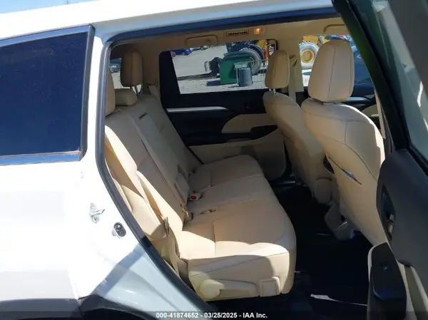 5TDZZRFH7KS356234 2019 TOYOTA HIGHLANDER - Image 8