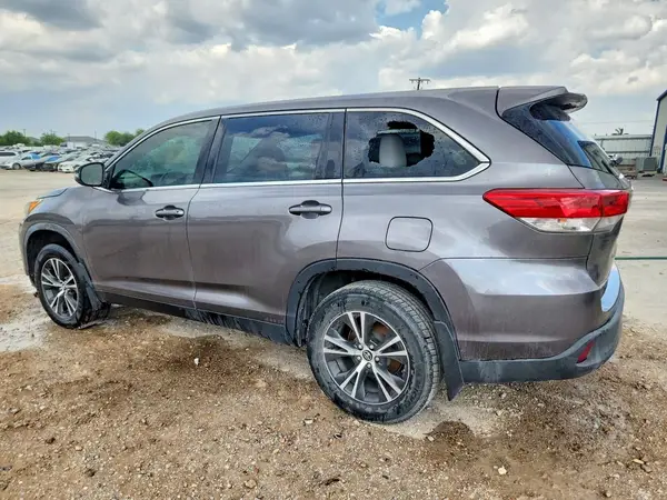 5TDZZRFH7KS358937 2019 TOYOTA HIGHLANDER - Image 2