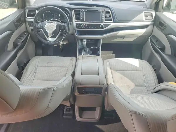 5TDZZRFH7KS364060 2019 TOYOTA HIGHLANDER - Image 8