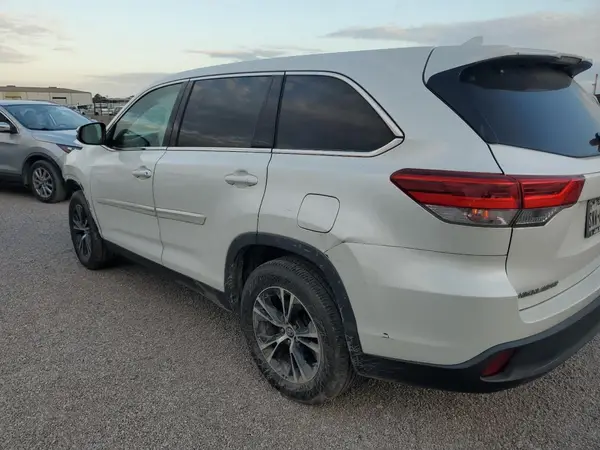 5TDZZRFH7KS364690 2019 TOYOTA HIGHLANDER - Image 2