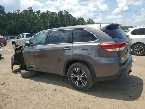 5TDZZRFH8HS190556 2017 TOYOTA HIGHLANDER - Image 2