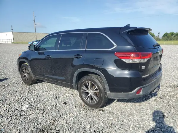 5TDZZRFH8HS196633 2017 TOYOTA HIGHLANDER - Image 2