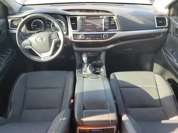 5TDZZRFH8HS196633 2017 TOYOTA HIGHLANDER - Image 8
