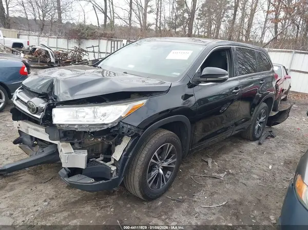 5TDZZRFH8HS203788 2017 TOYOTA HIGHLANDER - Image 2