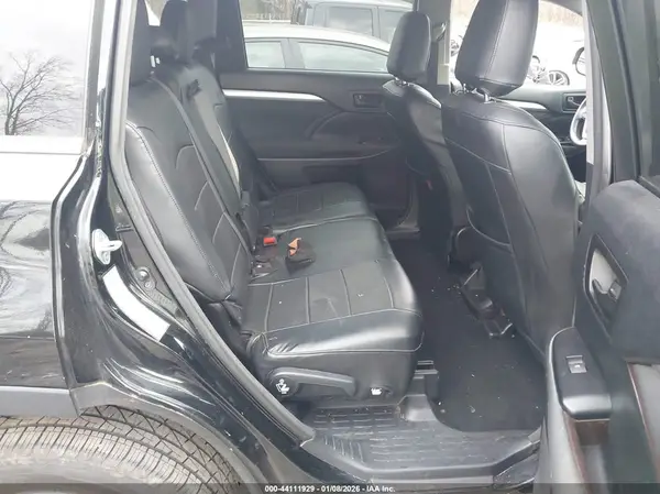 5TDZZRFH8HS203788 2017 TOYOTA HIGHLANDER - Image 8