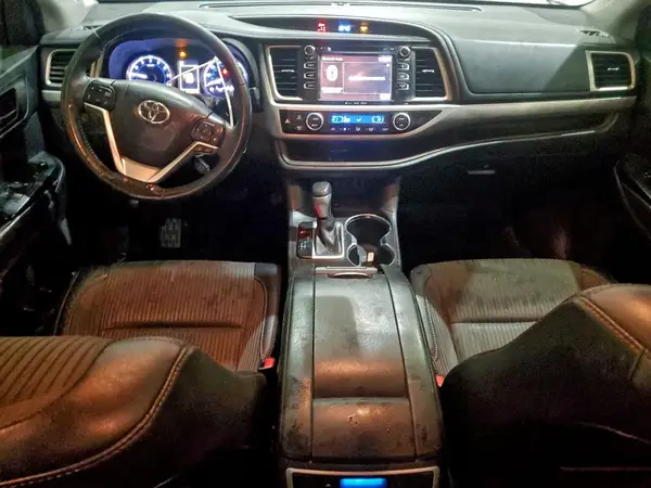 5TDZZRFH8HS207629 2017 TOYOTA HIGHLANDER - Image 8