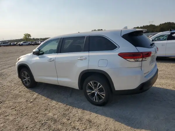 5TDZZRFH8HS217125 2017 TOYOTA HIGHLANDER - Image 2