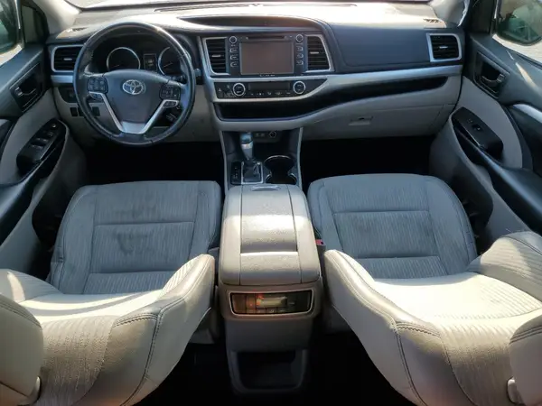 5TDZZRFH8HS217125 2017 TOYOTA HIGHLANDER - Image 8