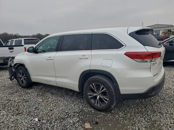 5TDZZRFH8HS231655 2017 TOYOTA HIGHLANDER - Image 2