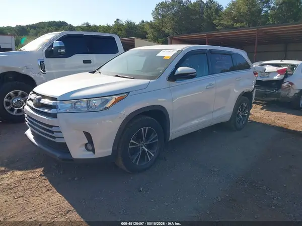 5TDZZRFH8JS239082 2018 TOYOTA HIGHLANDER - Image 2