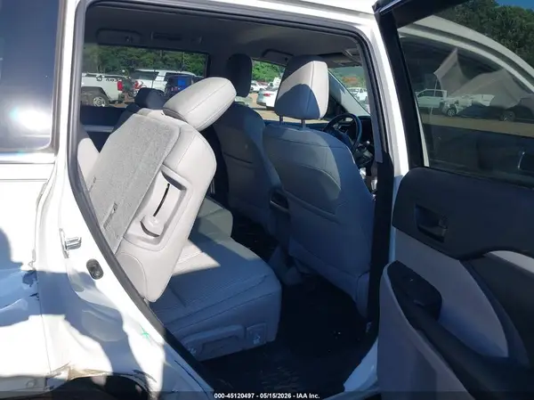 5TDZZRFH8JS239082 2018 TOYOTA HIGHLANDER - Image 8