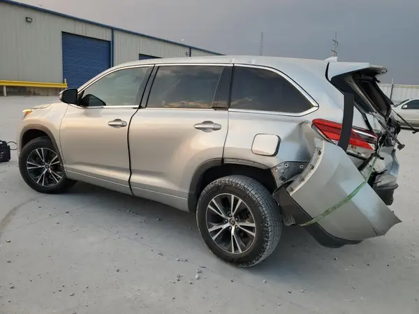 5TDZZRFH8JS245299 2018 TOYOTA HIGHLANDER - Image 2