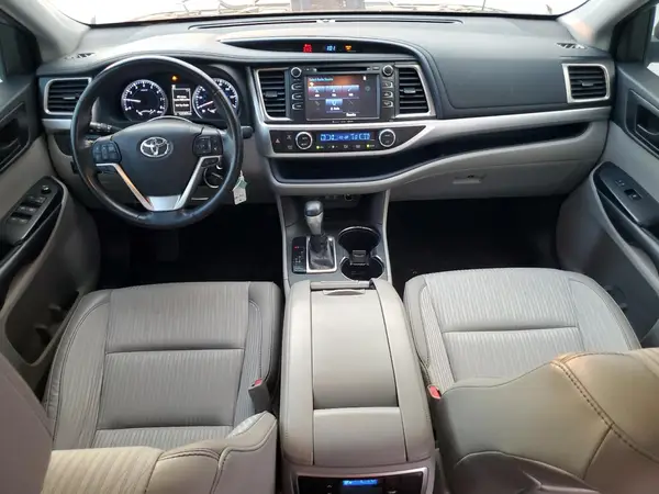 5TDZZRFH8JS245299 2018 TOYOTA HIGHLANDER - Image 8