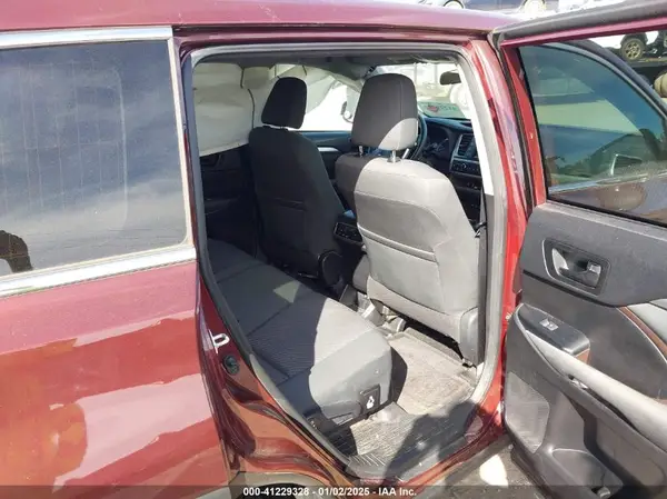 5TDZZRFH8JS251877 2018 TOYOTA HIGHLANDER - Image 8
