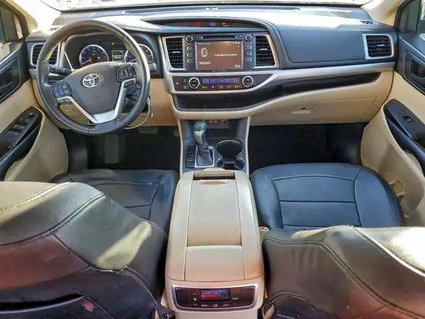 5TDZZRFH8JS263205 2018 TOYOTA HIGHLANDER - Image 8
