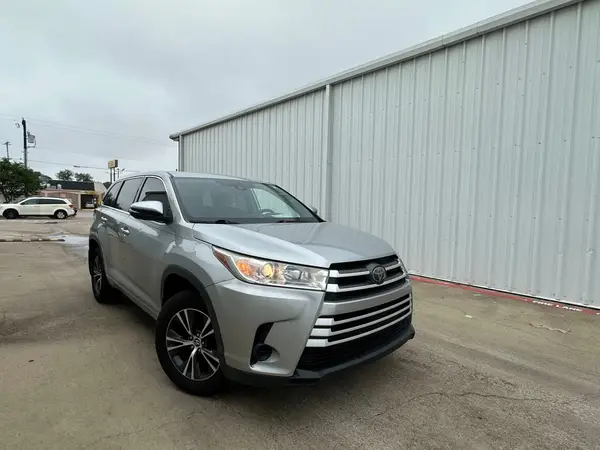 5TDZZRFH8JS268369 2018 TOYOTA HIGHLANDER - Image 1