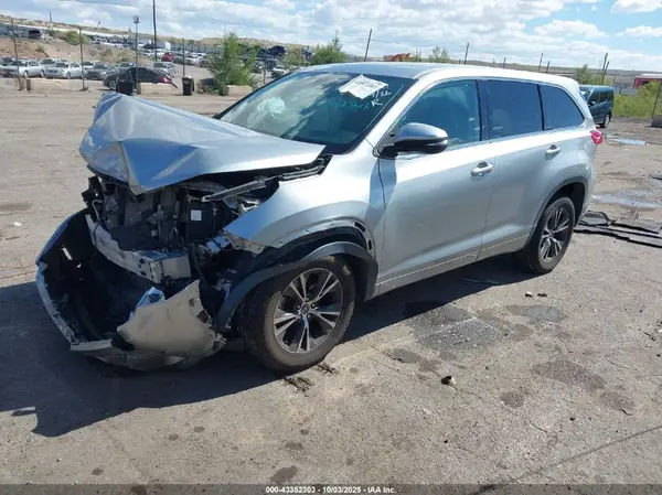 5TDZZRFH8JS272471 2018 TOYOTA HIGHLANDER - Image 2