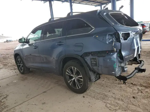5TDZZRFH8JS278352 2018 TOYOTA HIGHLANDER - Image 2