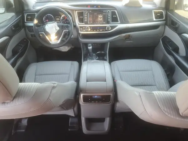 5TDZZRFH8JS283745 2018 TOYOTA HIGHLANDER - Image 8