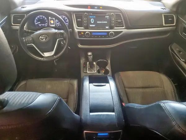 5TDZZRFH8JS286967 2018 TOYOTA HIGHLANDER - Image 8