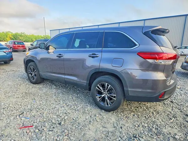 5TDZZRFH8KS292429 2019 TOYOTA HIGHLANDER - Image 2