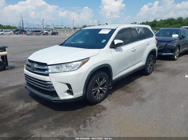 5TDZZRFH8KS295427 2019 TOYOTA HIGHLANDER - Image 2