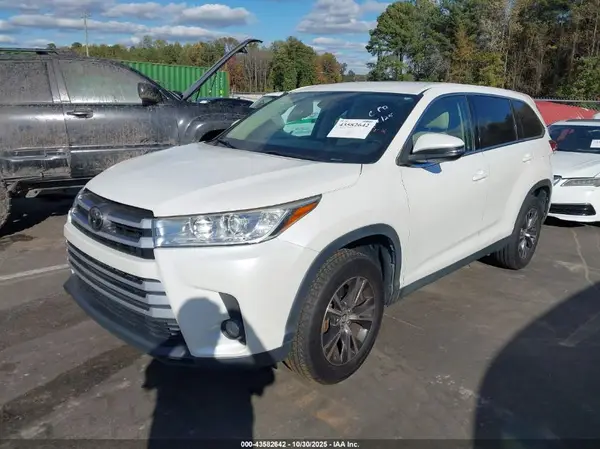 5TDZZRFH8KS295816 2019 TOYOTA HIGHLANDER - Image 2