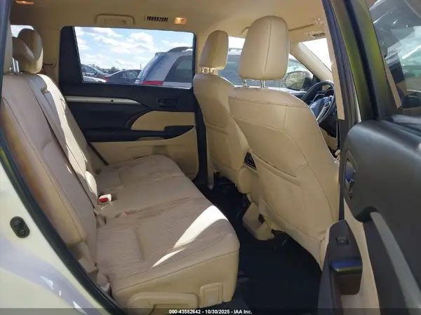 5TDZZRFH8KS295816 2019 TOYOTA HIGHLANDER - Image 8