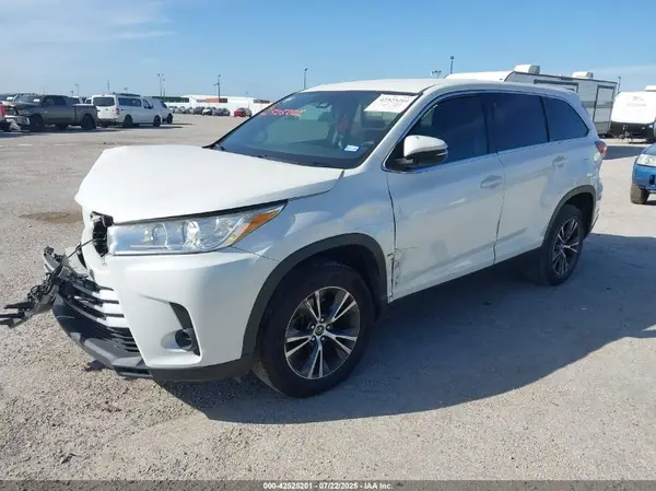 5TDZZRFH8KS296125 2019 TOYOTA HIGHLANDER - Image 2