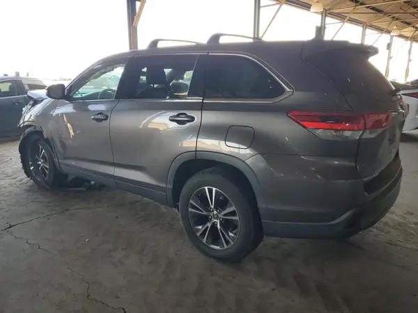 5TDZZRFH8KS297372 2019 TOYOTA HIGHLANDER - Image 2