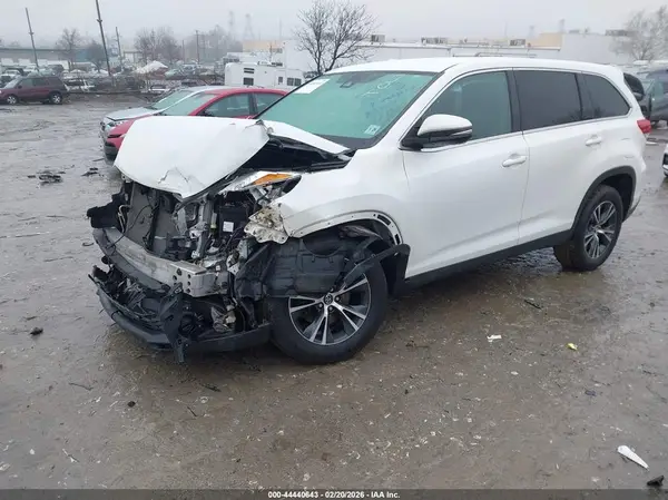 5TDZZRFH8KS297579 2019 TOYOTA HIGHLANDER - Image 2