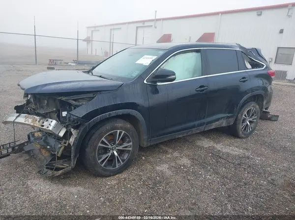 5TDZZRFH8KS299557 2019 TOYOTA HIGHLANDER - Image 2
