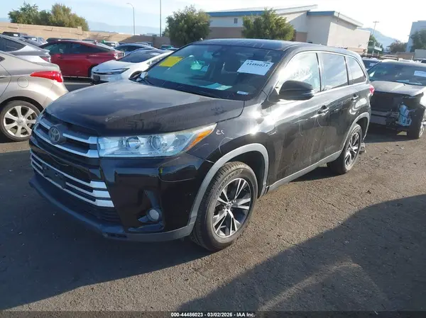 5TDZZRFH8KS302313 2019 TOYOTA HIGHLANDER - Image 2