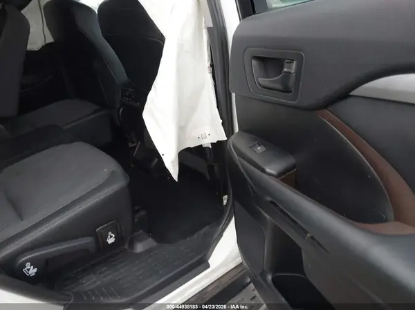 5TDZZRFH8KS311559 2019 TOYOTA HIGHLANDER - Image 8