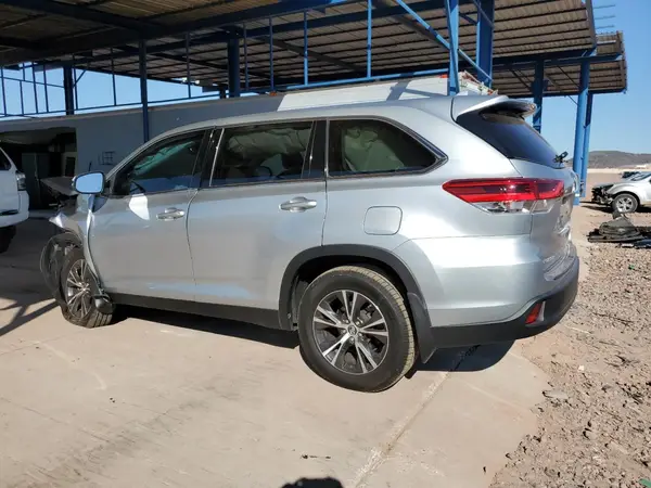 5TDZZRFH8KS314574 2019 TOYOTA HIGHLANDER - Image 2