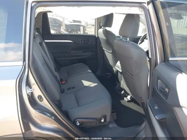 5TDZZRFH8KS325347 2019 TOYOTA HIGHLANDER - Image 8