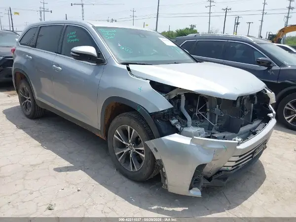 5TDZZRFH8KS326112 2019 TOYOTA HIGHLANDER - Image 1
