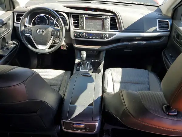 5TDZZRFH8KS331343 2019 TOYOTA HIGHLANDER - Image 8