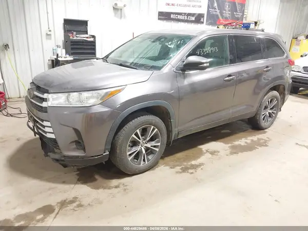 5TDZZRFH8KS332007 2019 TOYOTA HIGHLANDER - Image 2