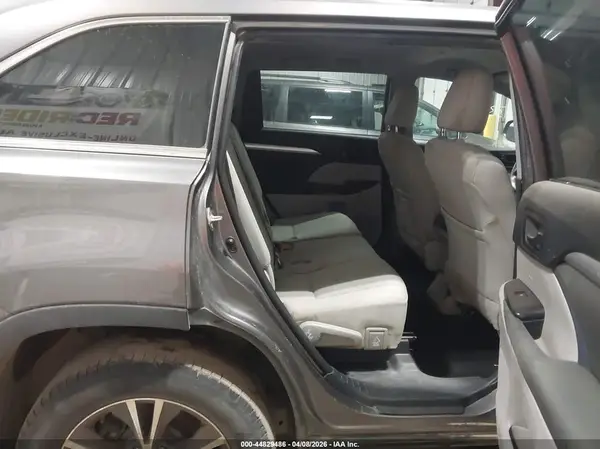 5TDZZRFH8KS332007 2019 TOYOTA HIGHLANDER - Image 8