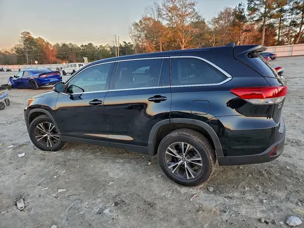 5TDZZRFH8KS333271 2019 TOYOTA HIGHLANDER - Image 2