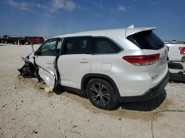 5TDZZRFH8KS333450 2019 TOYOTA HIGHLANDER - Image 2