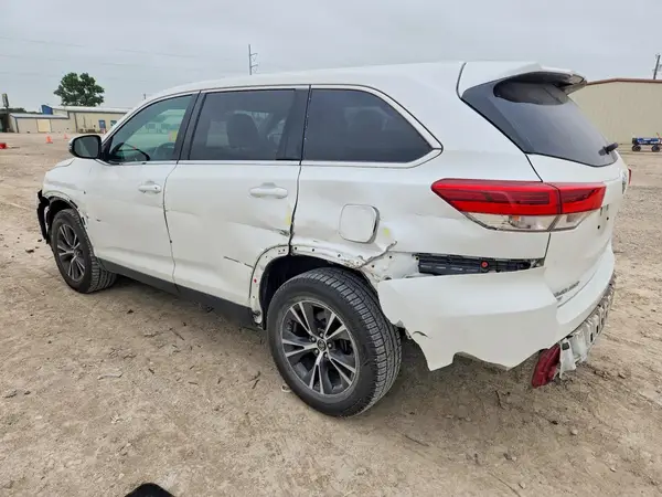 5TDZZRFH8KS336512 2019 TOYOTA HIGHLANDER - Image 2