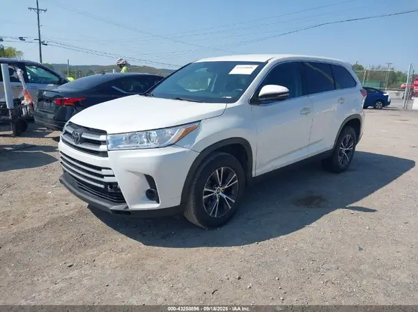 5TDZZRFH8KS339183 2019 TOYOTA HIGHLANDER - Image 2