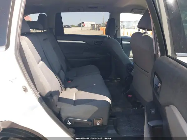 5TDZZRFH8KS339183 2019 TOYOTA HIGHLANDER - Image 8