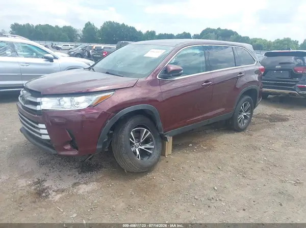 5TDZZRFH8KS340799 2019 TOYOTA HIGHLANDER - Image 2
